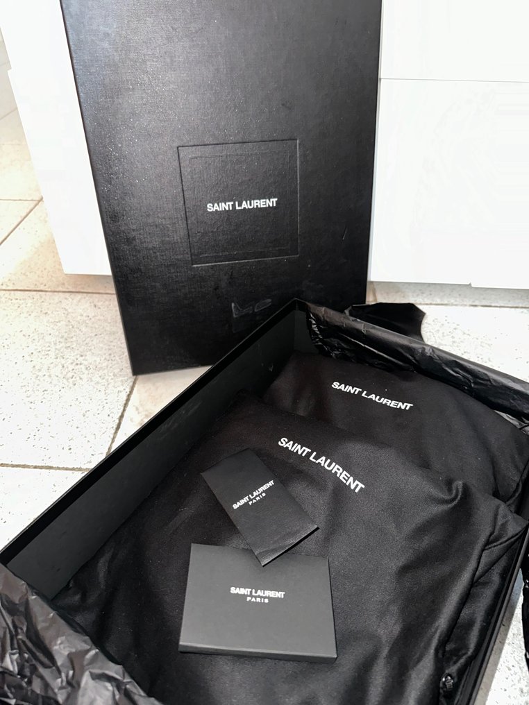 Yves saint laurent box 2025