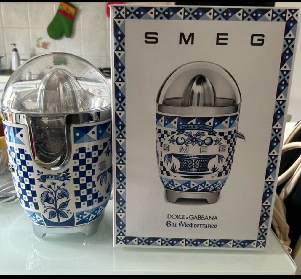 Spremiagrumi smeg discount dolce e gabbana