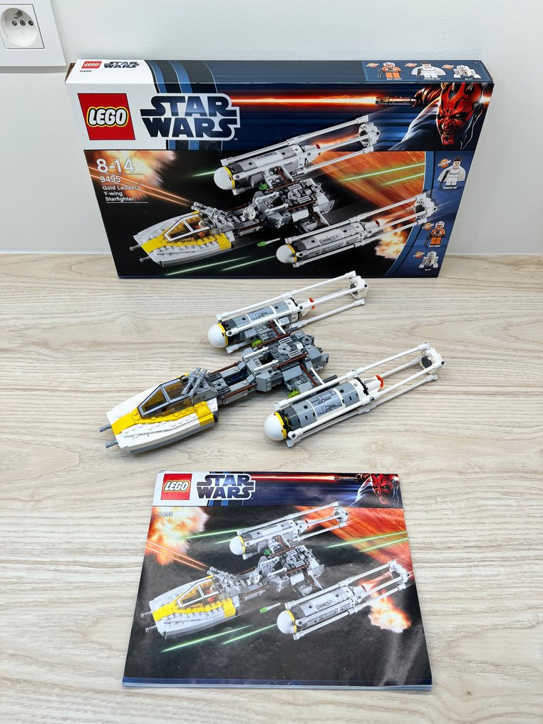 Lego y wing store 9495