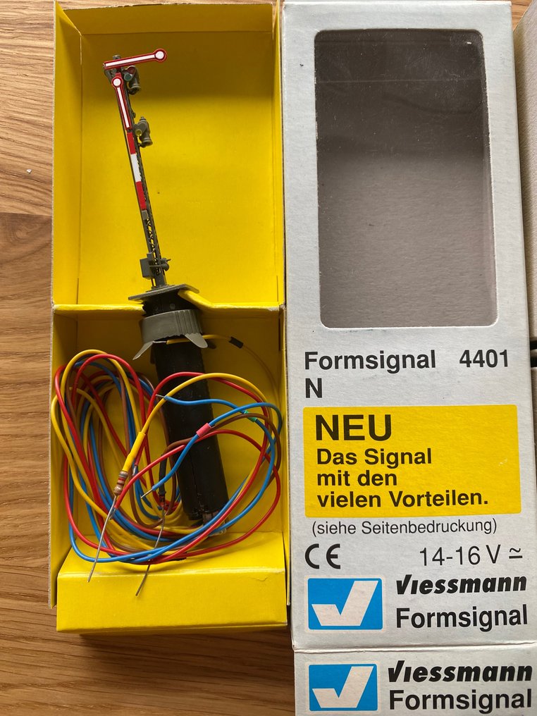 Viessmann N - 4401, 4402 - Signals (2) - double form main signals ...