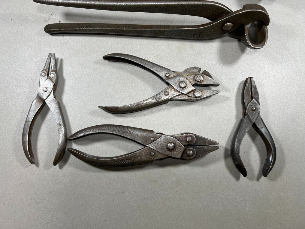 Bernard pliers sales