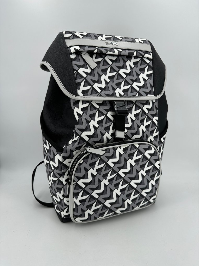 Michael kors shop flap backpack