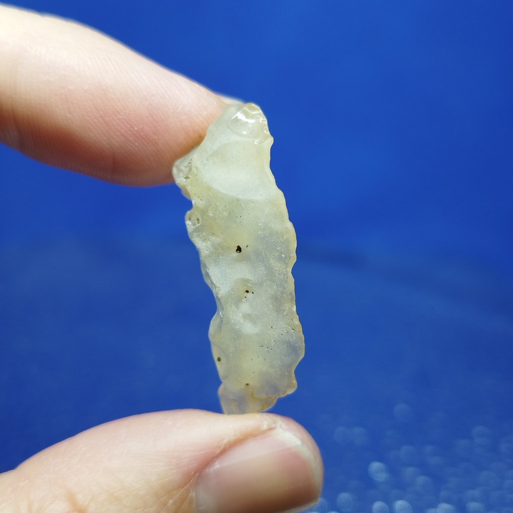 Prehistoric TOOL made with LIBYAN DESERT GLASS Meteorite Impact 26