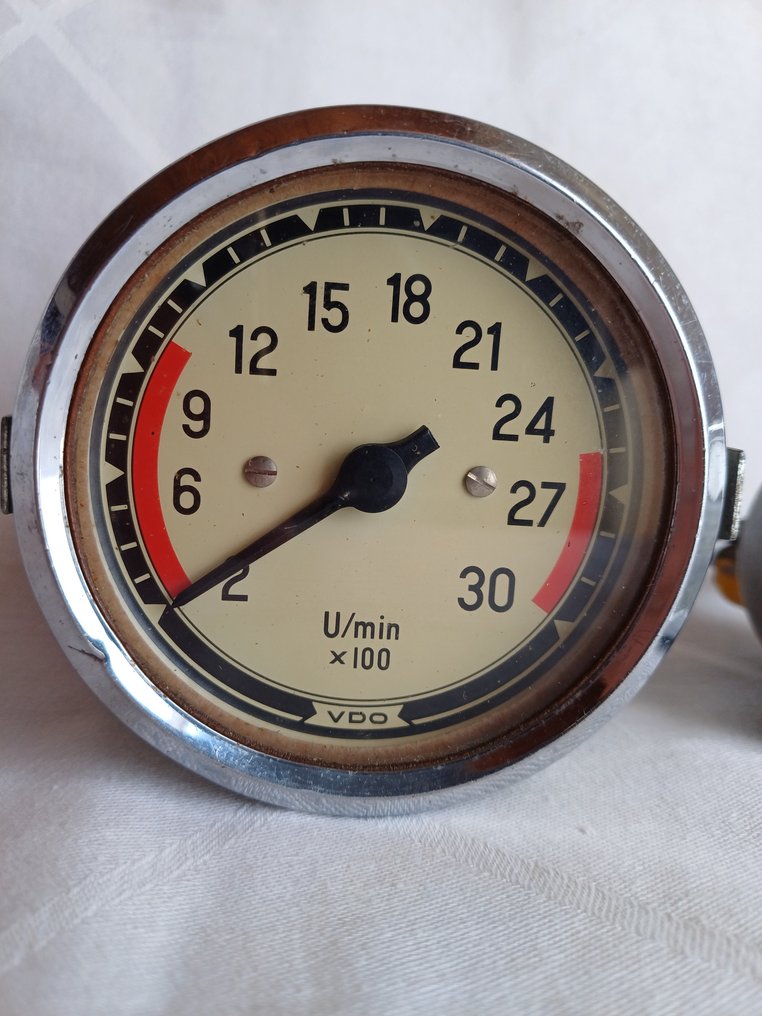Dashboard instrument (2) VDO Toerenteller en ampere meter 1950