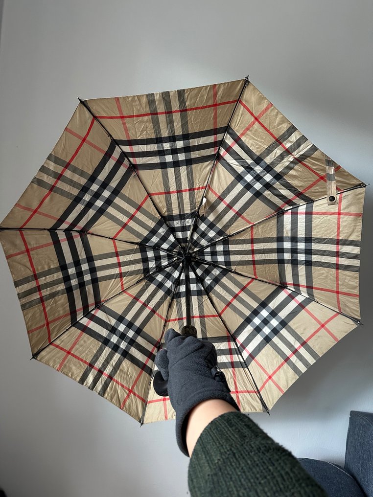 Burberry umbrella on shop sale