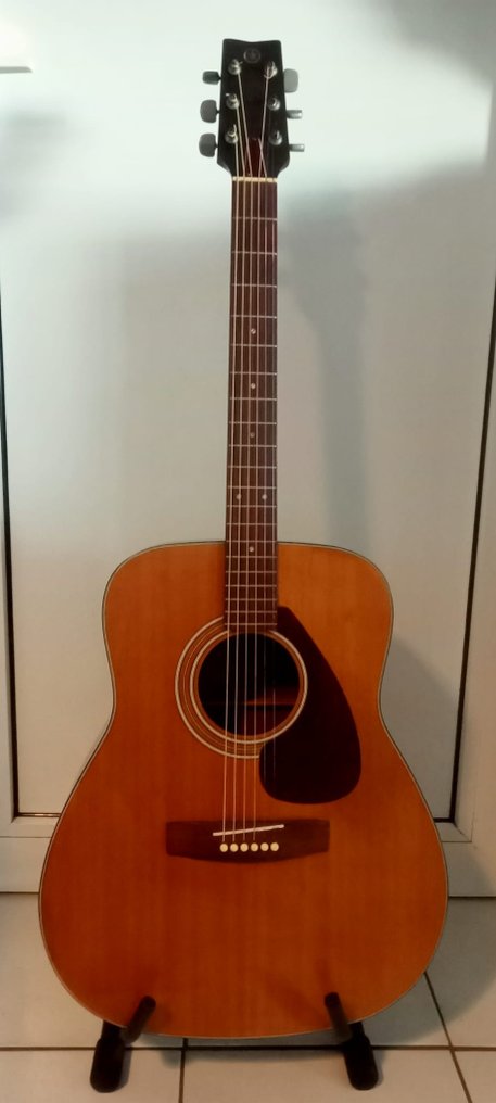 Yamaha fg store 200