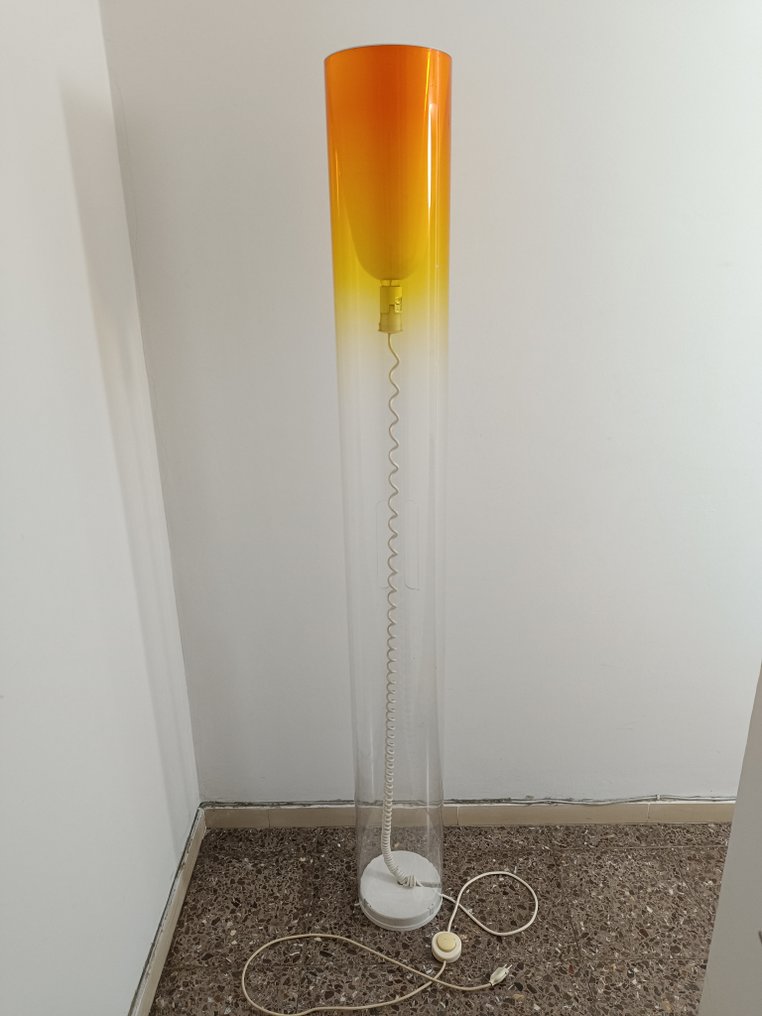 Kartell outlet toobe lamp