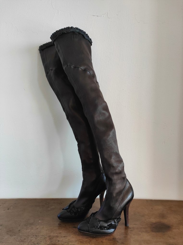 Yves st laurent boots deals