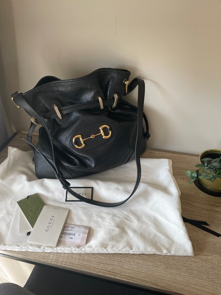 Gucci cinch bag sales