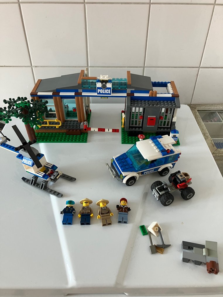 Lego city police forest station 4440 clearance